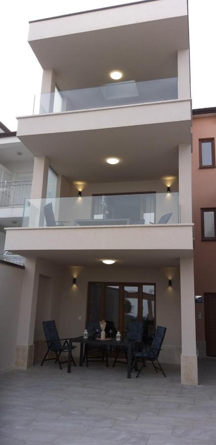 Sanja Apartments Rivarela Novigrad  Exterior photo